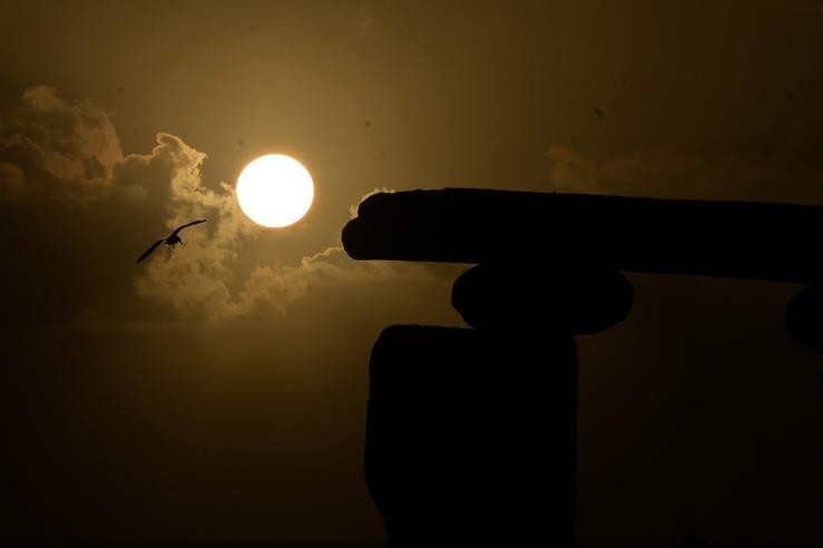 Vista da posta do sol, a 8 de abril de 2024, no Portiño / M. Dylan - Arquivo