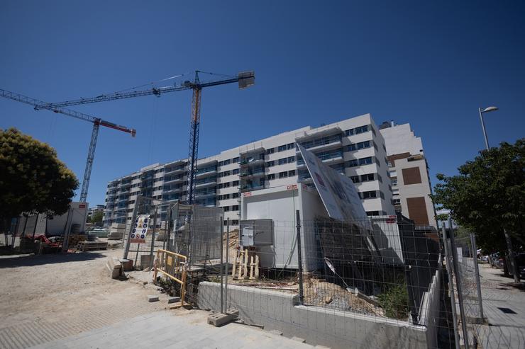 Arquivo - O edificio de vivendas do Plan Vive en construción, a 10 de xullo de 2024, en Madrid (España). Hoxe abriuse o prazo de inscrición para optar a unha das 332 vivendas de aluguer alcanzable do Plan Vive da Comunidade de Madrid en e. Eduardo Parra - Europa Press - Arquivo / Europa Press