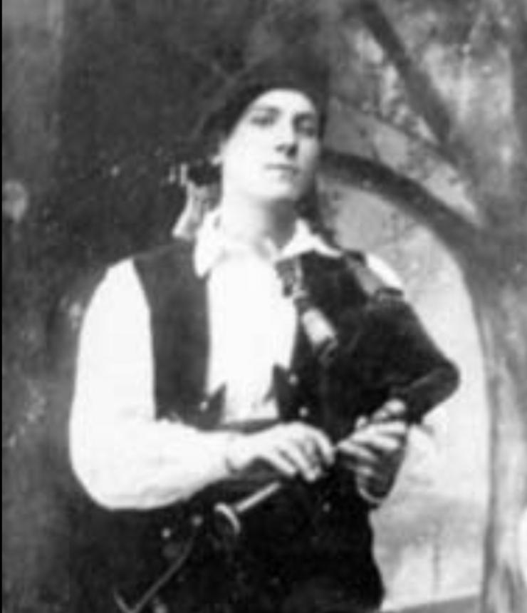 Avelino Cachafeiro, gaiteiro / wikipedia