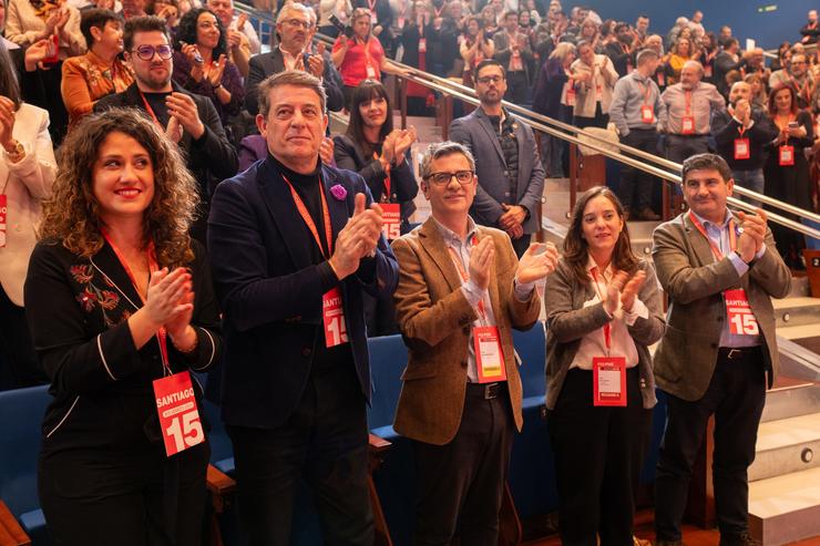 O secretario xeral do PSdeG, José Ramón Gómez Besteiro, o ministro da Presidencia, Félix Bolaños, a alcaldesa da Coruña, Inés Rei, e o delegado do Goberno en Galicia, Pedro Blanco, durante o XV Congreso do PSdeG / César Martínez - Arquivo