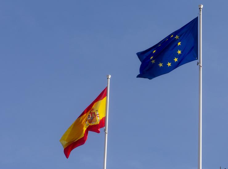 As bandeiras de España e da Unión Europea. Eduardo Parra /  Europa Press - Arquivo