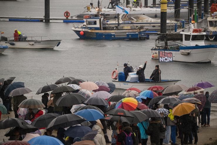 Varios barcos durante unha nova manifestación contra Altri, a 22 de marzo de 2025, en Pobra do Caramiñal, A Coruña, Galicia (España). A Plataforma Ulloa Viva, que encabeza a concentración xunto a outras organizacións veciñais e medioambientalistas, ha. Elena Fernández - Europa Press / Europa Press