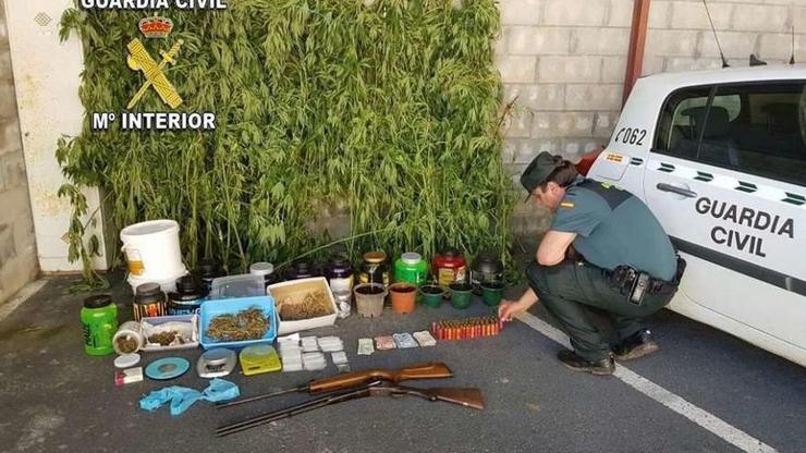Detido un veciño de Vila de Cruces tras ser condenado por tráfico de drogas / GARDA CIVIL
