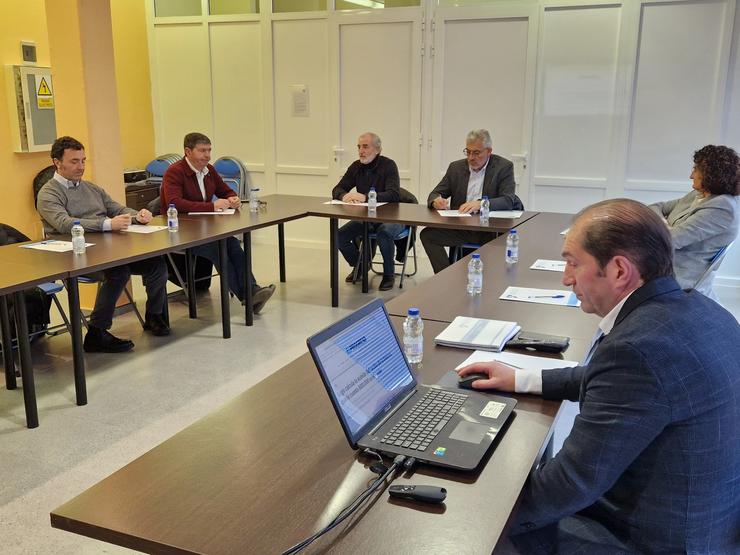 Reunión entre o alcalde de Lugo, Miguel Fernández, e representantes de empresarios dos polígonos de O Ceao e As Gándaras. CONCELLO DE LUGO