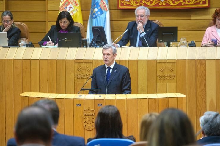 O presidente da Xunta de Galicia, Alfonso Rueda, intervén durante o debate sobre o Estado da Autonomía, a 23 de abril de 2025, en Santiago de Compostela / César Martínez - Arquivo