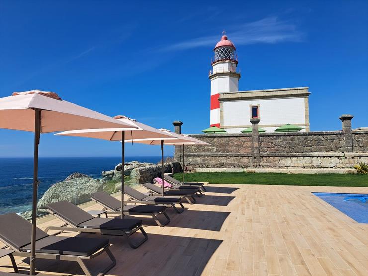 O Faro de Cabo Silleiro renace como hotel boutique: símbolo de patrimonio, luxo e sustentabilidade en Galicia. FARO DE CABO SILLEIRO