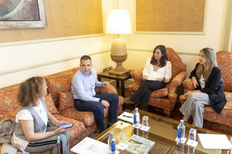 A alcaldesa da Coruña, Inés Rey, mantén unha reunión con representantes da CSIF / ANDY PÉREZ