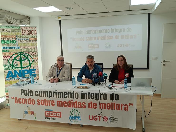 Os sindicatos CCOO, Anpe e UXT reuníronse para denunciar o incumprimento do Acordo para a mellora educativa. / Europa Press