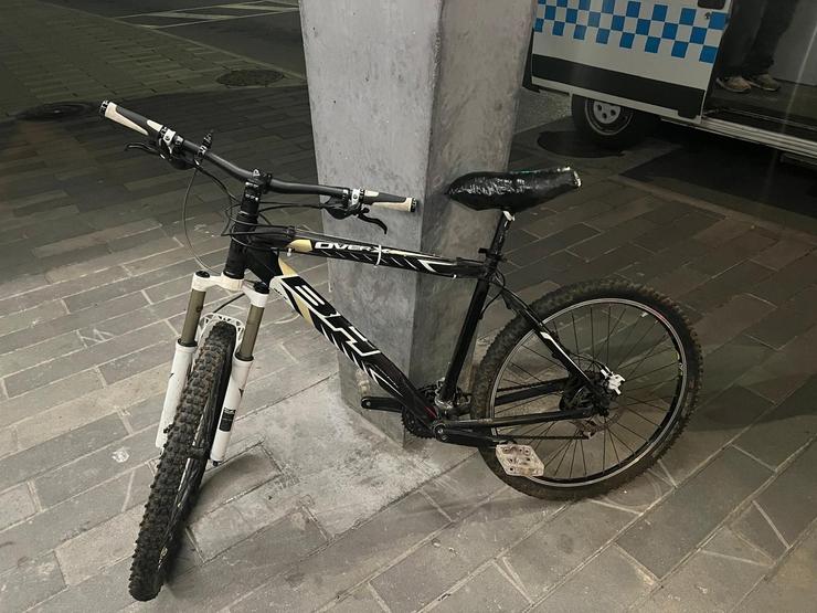 Bicicleta sancionada. POLICÍA LOCAL DE RIBEIRA / Europa Press