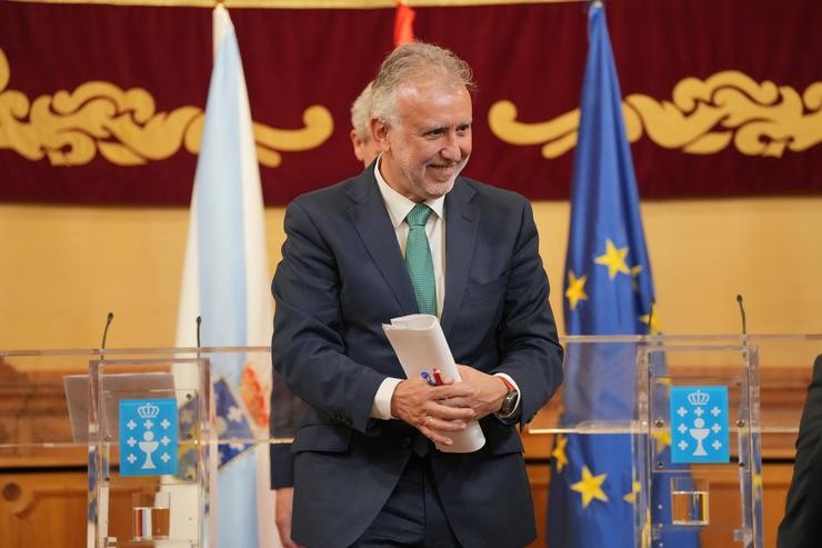 O ministro de Política Territorial e Memoria Democrática, Ángel Víctor Torres, comparece tras a 44º Comisión Mixta de Transferencias Estado-Galicia / Álvaro Ballesteros - Arquivo