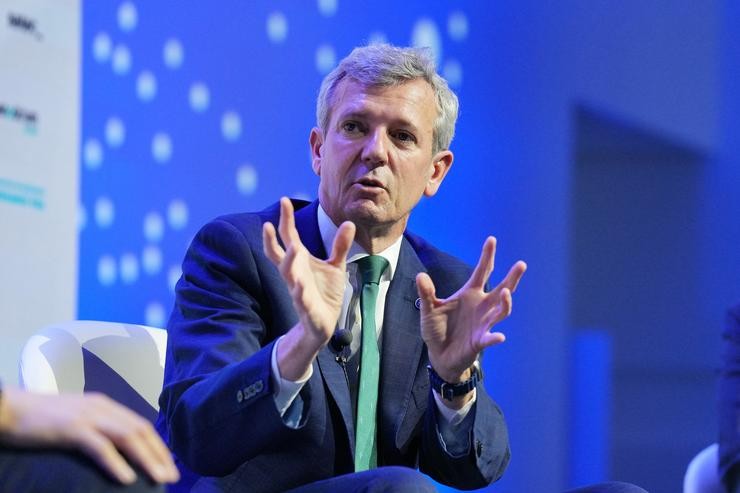 O presidente da Xunta de Galicia, Alfonso Rueda, durante o Foro do Noroeste, a 13 de maio de 2025, en Santiago de Compostela, A Coruña, Galicia (España). Tres presidentes autonómicos do PP coincidiron no Foro do Noroeste organizado por Prens. Álvaro Ballesteros - Europa Press 