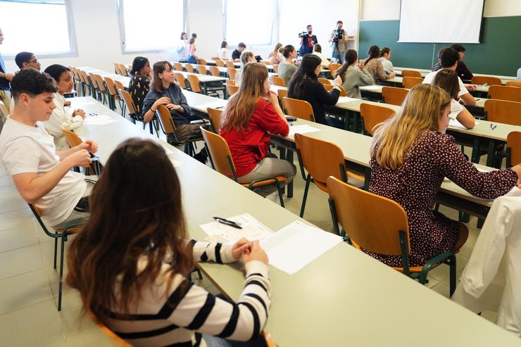 Arquivo - Estudantes examínanse da Selectividade. Juanma Serrano - Europa Press - Arquivo / Europa Press
