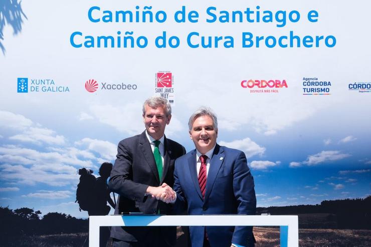 O presidente da Xunta, Alfonso Rueda, xunto ao gobernador da provincia arxentina de Córdoba, Martín Llaryora 