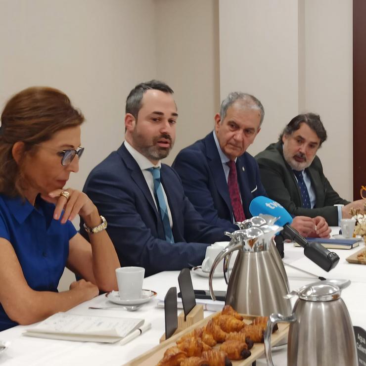 O encargado de Negocios da Embaixada de Israel e embaixador en funcións, Dan Poraz, nun encontro coa prensa nun hotel de Santiago de Compostela 
