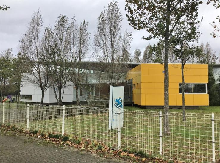 Escola Infantil Galiña Azul no Polígono do Tambre de Santiago / Páxinas Galegas