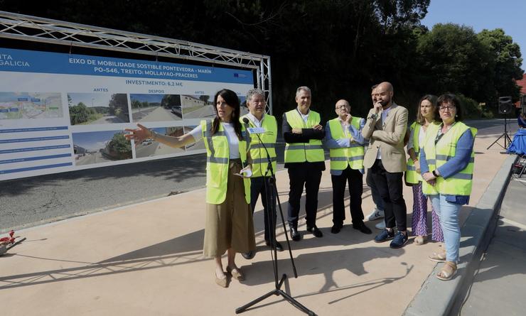 A conselleira de Vivenda e Planificación de Infraestruturas, María Martínez Allegue, fixo este venres unha visita á obra entre Mollavao e O Praceres 