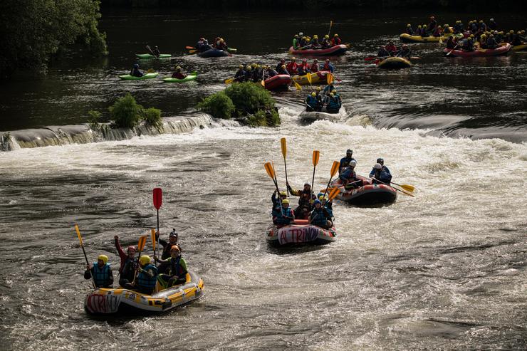 Descenso do Ulla en rexeitamento a Altri e a Mina de Touro, en Padrón 