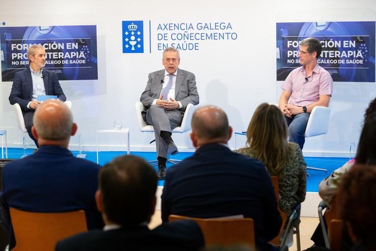 O conselleiro de Sanidade, Antonio Gómez Caamaño, na presentación do programa formativo sobre protonterapia para profesionais do Sergas.. XUNTA 