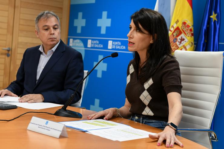 Rolda de prensa da conselleira de Vivenda, María M. Allegue, e o responsable do IGVS, Heriberto García. XUNTA