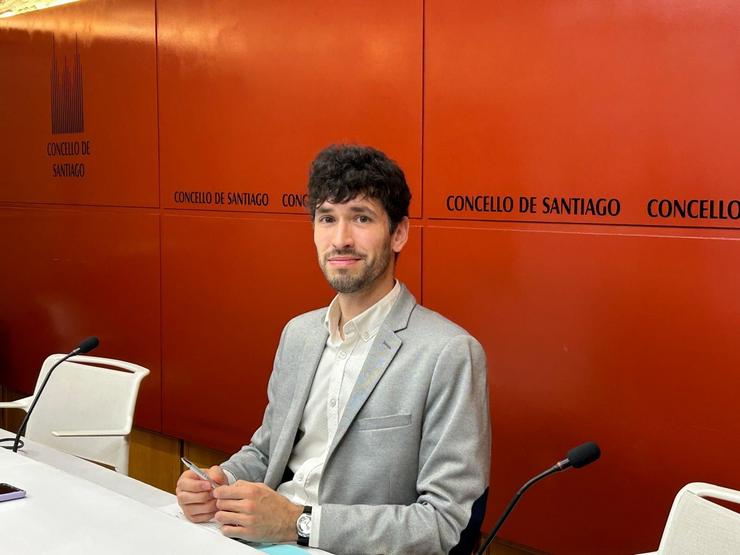 O concelleiro de Urbanismo, Iago Lestegás, en rolda de prensa, a 9 de maio de 2025 / CONCELLO DE SANTIAGO
