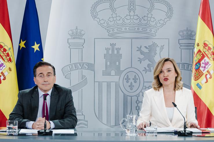 O ministro de Asuntos Exteriores, Unión Europea e Cooperación, José Manuel Albares e a ministra Portavoz, de Educación, Formación Profesional e Deportes, Pilar Alegría, durante unha rolda de prensa posterior á reunión do Consello de Ministros / Carlos Luján - Arquivo
