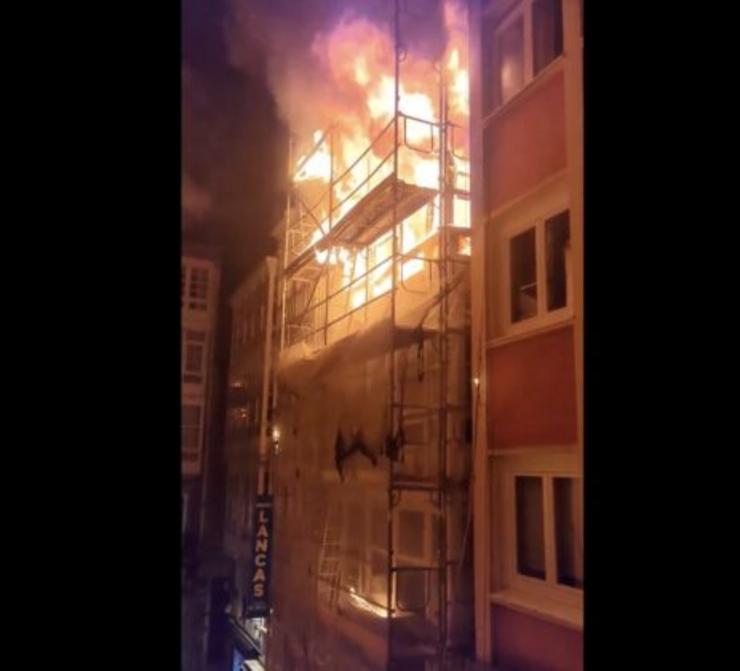 Incendio nun edificio okupado da Coruña / XdC