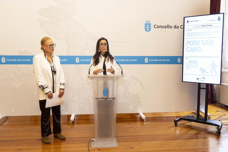 O Concello da Coruña presenta unha campaña sobre a recollida de deposiciones de cans. ANDY PÉREZ / Europa Press