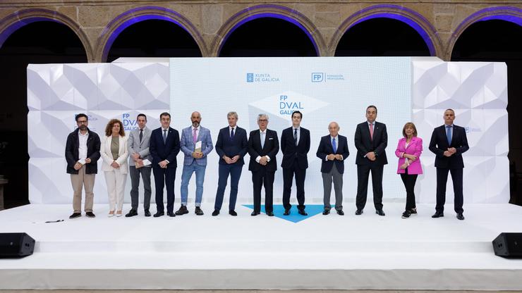 O presidente da Xunta, Alfonso Rueda, acompañado do conselleiro de Educación, Ciencia, Universidades e FP, Román Rodríguez, acode ao Foro da FP Dual.  Hotel Monumento San Francisco.. XUNTA 