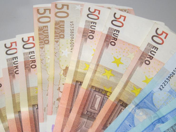 Arquivo - Billetes de euro, diñeiro. EUROPA PRESS - Arquivo 