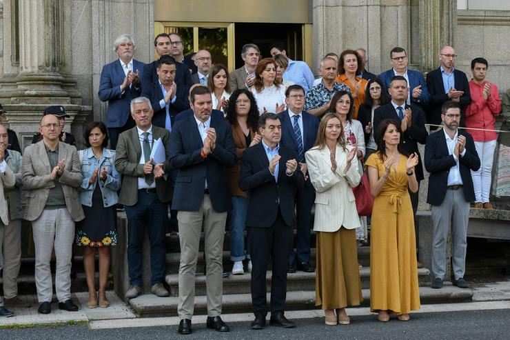 Concentración ante a sede central da Xunta para condenar o crime machista da Coruña. XUNTA 