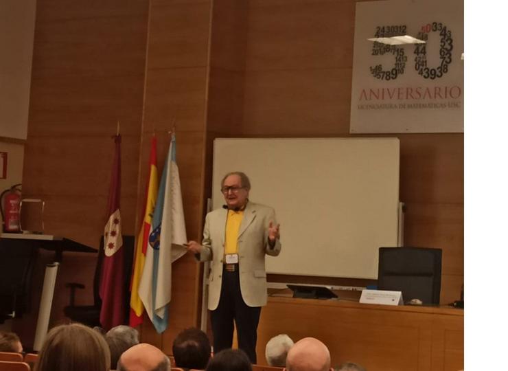 O científico español e investigador que foi capaz de crear co seu equipo de Harvard vida sintética sen bioquímica, Juan Pérez-Mercador, nunha conferencia en Santiago 