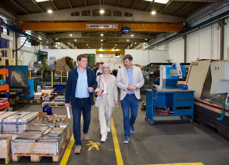 O secretario xeral do PSdeG, José Ramón Gómez Besteiro, visita o parque empresarial de Bértoa, en Carballo (A Coruña). PSDEG 