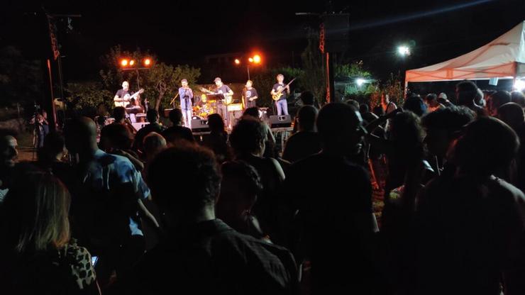 Concerto do grupo Os Parentes nunha edición anterior. Foto: O Son Da Aldea.
