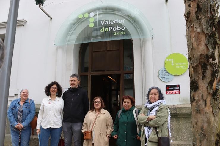 A CIG presenta unha queixa ante a Valedora do Pobo, en Santiago de Compostela. CIG / Europa Press