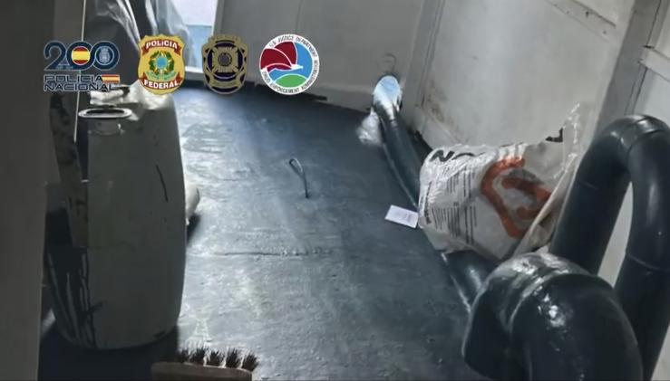 Interceptado en Brasil unha embarcación semisumergigle para transportar droga ata as costas españolas nunha operación con participación da Policía Nacional. POLICÍA NACIONAL / Europa Press