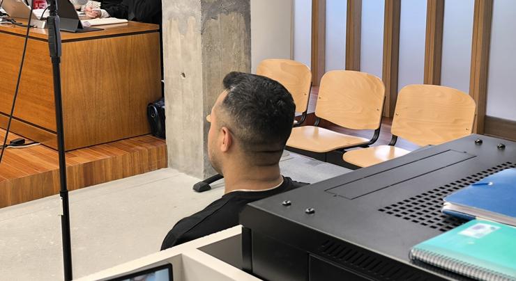 Un acusado de agresión sexual no xuízo celebrado o 3 de xuño de 2025 en Vigo. A acusación particular pide 4 anos de prisión, e a Fiscalía pide sobresemento, ao non ver acreditado o delito / Europa Press