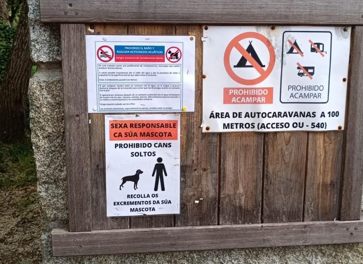 Aviso nivel tres, ángulo superior esquerdo do taboleiro 
