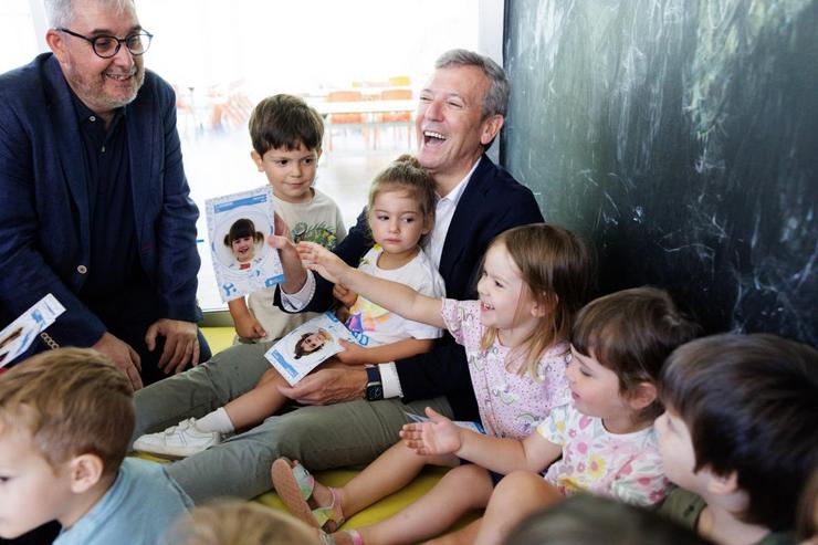 O titular do Goberno galego, Alfonso Rueda participa en clausúraa do curso 2024/2025 nas escolas infantís públicas autonómicas. XUNTA / Europa Press
