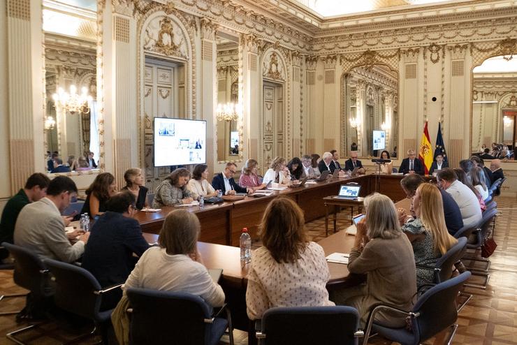 O secretario de Estado de Vivenda e Axenda Urbana, David Lucas, preside unha reunión con comunidades autónomas para exporlles o cinco obxectivos que vertebrarán o Plan Estatal de Vivenda 2026-2030.. MINISTERIO DE VIVENDA E AXENDA URBANA / Europa Press