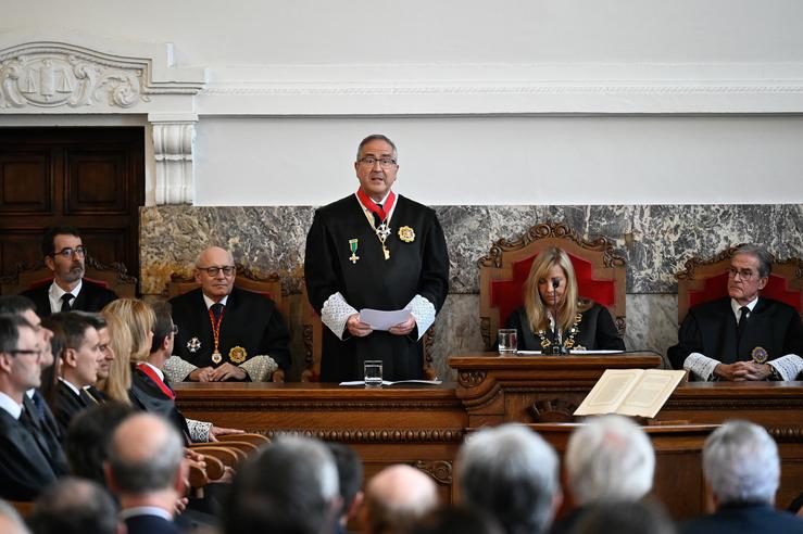 Arquivo - O novo presidente do TSXG, Ignacio Picatoste, durante o acto de toma de posesión do seu cargo na sede do alto tribunal galego, na Coruña. M. DYLAN - Arquivo