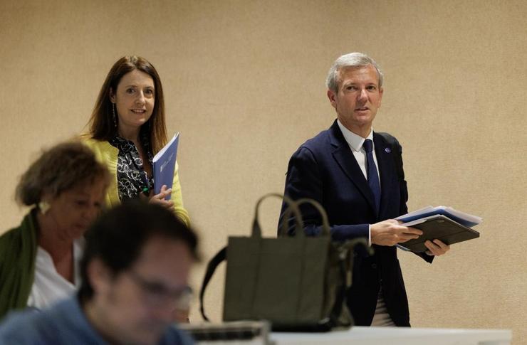 O presidente da Xunta, Alfonso Rueda, xunto coa conselleira do Medio Rural, María José Gómez.. XUNTA / Europa Press