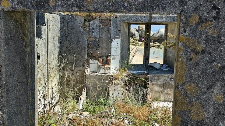 As naves abandonadas de Area Secada e O Touro: dende onde se transportaba polbo desecado ao interior de Galicia / GC