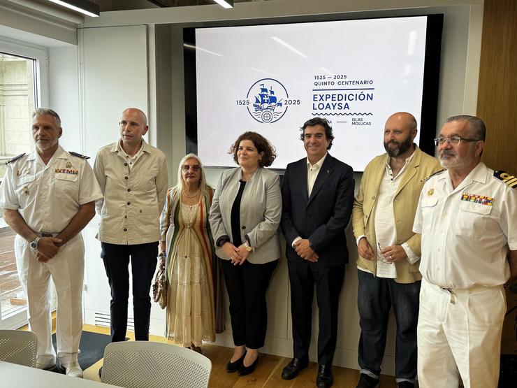 O presidente da Autoridade Portuaria, Martín Fernández Prado, e a subdelegada do Goberno na Coruña, María Rivas, durante a presentación do programa de actos conmemorativos do 500 aniversario da expedición ás Illas Molucas.. AUTORIDADE PORTUARIA / Europa Press