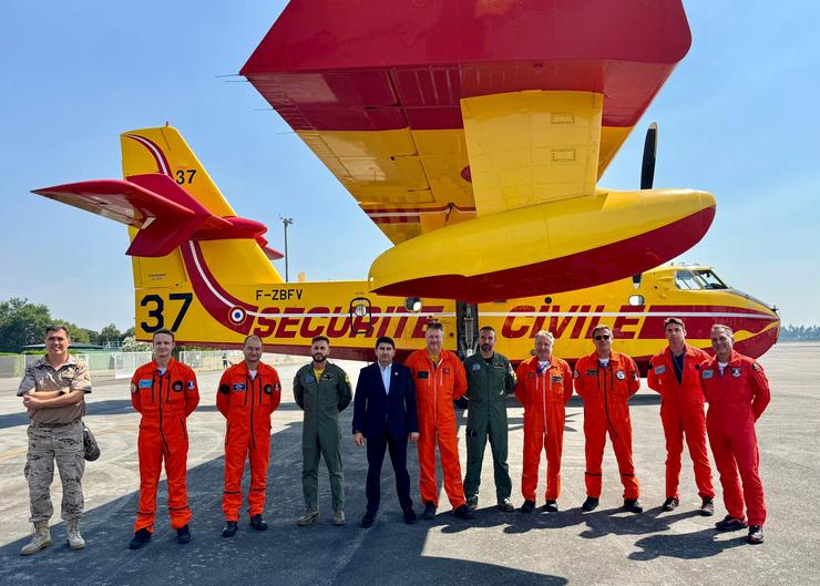 Aterran en Santiago os dous hidroavións franceses 