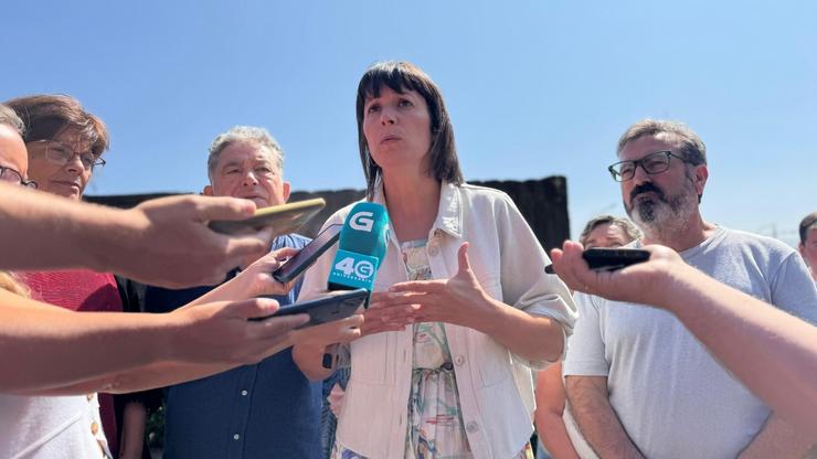 A portavoz nacional do BNG, Ana Pontón, en declaracións aos medios, a 17 de agosto de 2025. BNG