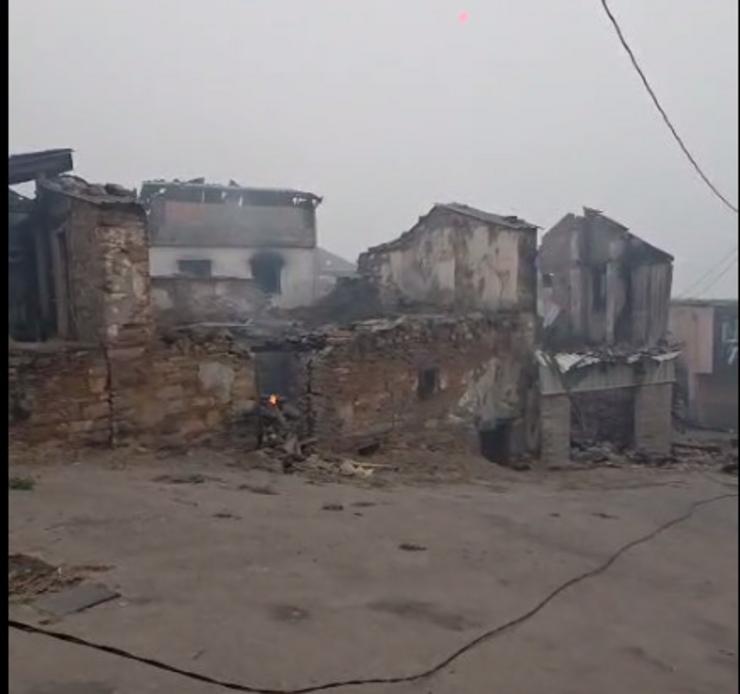Aldea de San Vicente de Leira, en San Martín de Valdeorras, totalmente arrasada polos incendios 