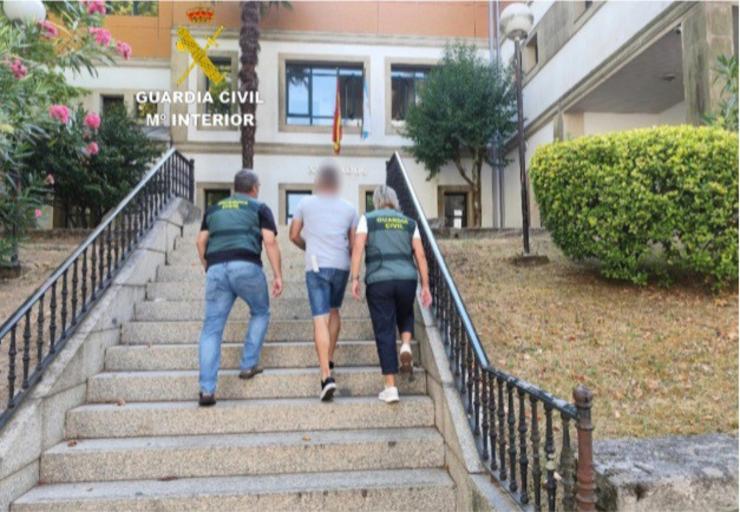 A Garda Civil detén a un veciño de Paradanta (Pontevedra) por un delito contra a liberdade e a indemnidad sexual. GARDA CIVIL 