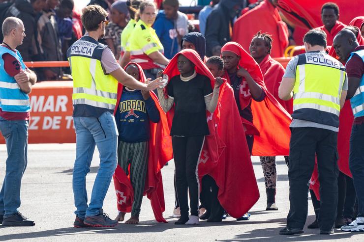 Arquivo - Os servizos sanitarios atenden a migrantes. Europa Press Canarias - Europa Press - Arquivo 