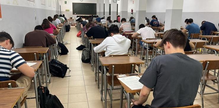 Arquivo - Alumnos de Bacharelato durante a realización dunhas probas.. GOBERNO DE ARAGÓN - Arquivo 