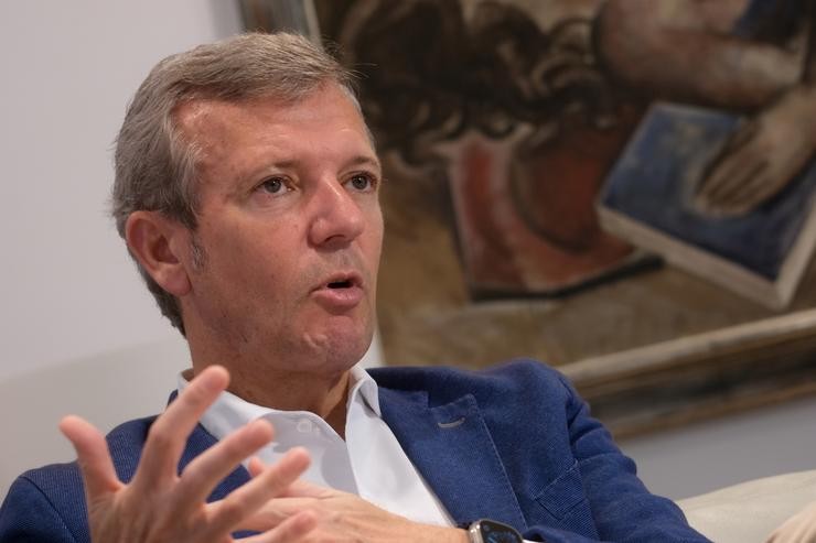 O presidente da Xunta, Alfonso Rueda, durante unha entrevista concendida a Europa Press. CÉSAR ARXINA 